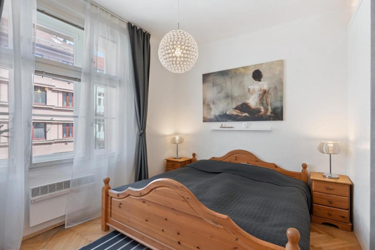 Cozy 2 Bedroom Flat In *
