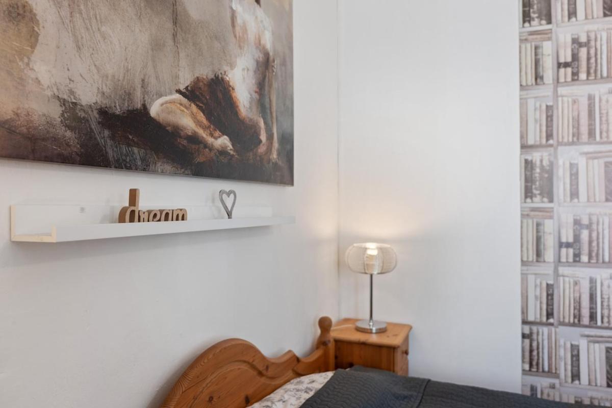 Cozy 2 Bedroom Flat In *